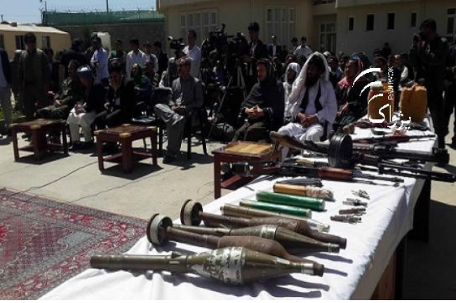 يک قوماندان طالبان با ده تن از افرادش در باميان به روند صلح پيوست